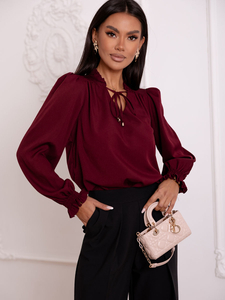 Blusa elegante para mujer con corbata burdeos Bolf 546