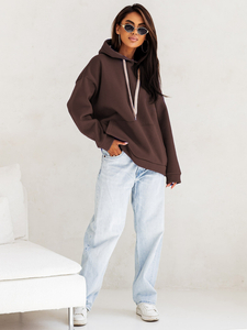 Sudadera con capucha y cuello canguro para mujer color chocolate Bolf 82131