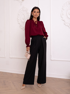 Blusa elegante para mujer con corbata burdeos Bolf 546