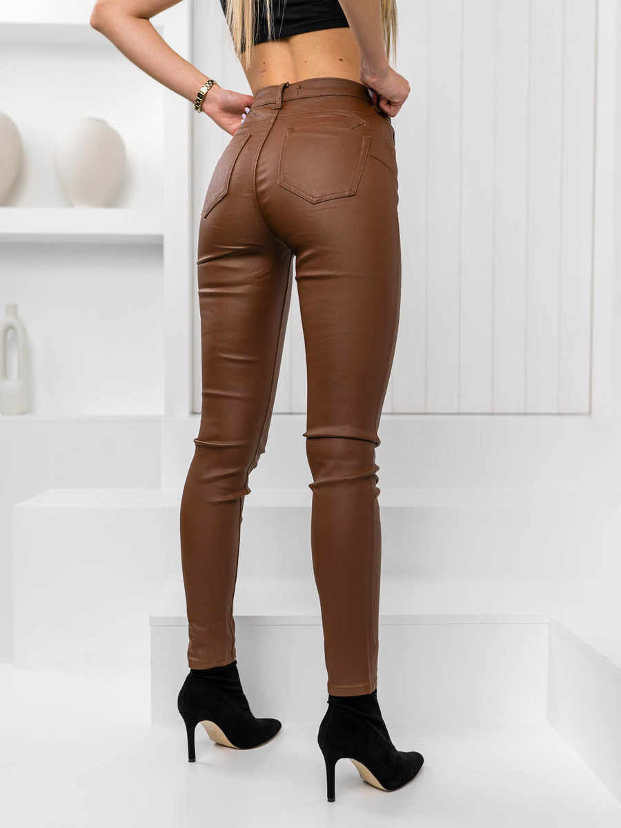 Pantalones de cuero para mujeres